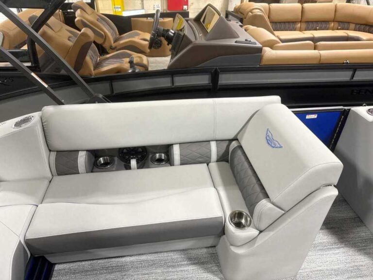 2026 Bennington 25LTSB - Blackout US-ETWS9076J526 [photo 9]